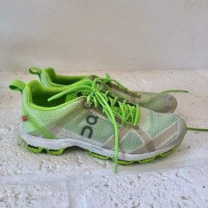 On Cloud Running Sneakers